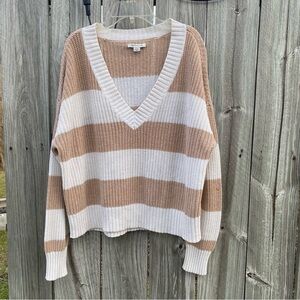 American Eagle‎ Outfitters V-Neck Sweater in Tan and Cream